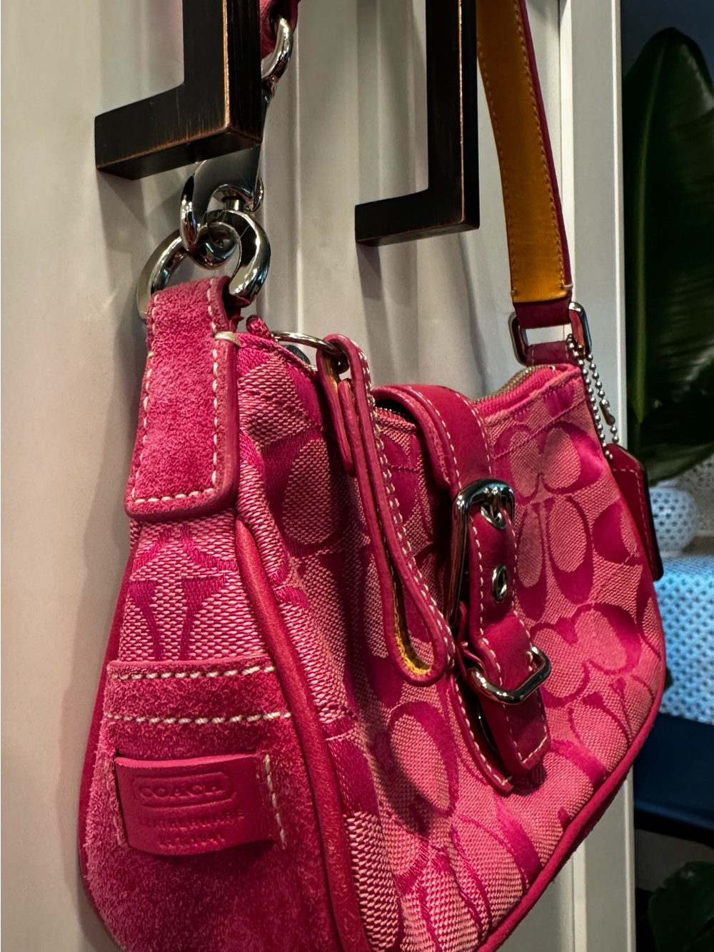 Vintage Y2K Coach Signature Hot Pink Suede Canvas Demi Buckle Shoulder Bag 6362 - Picture 3 of 13